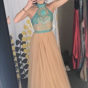 Size 4 Sherri Hill prom dress